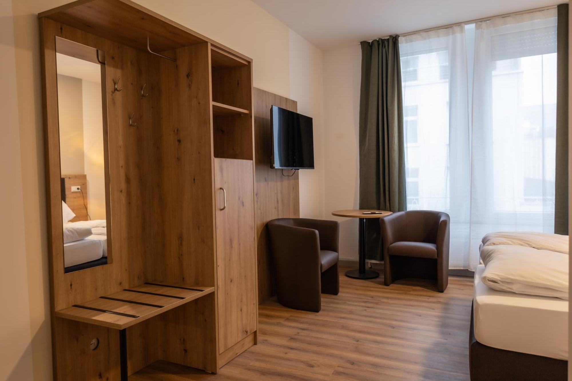 Apartment Hln Am Bahnhof Saarbrücken